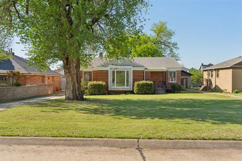 Photo of 1102 Fenwick Place, Nichols Hills, OK 73116 (MLS # 1223285)