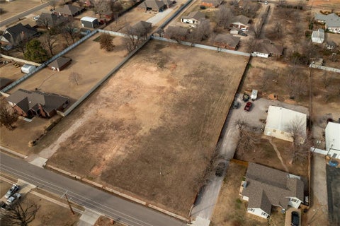 Photo of 825 NW 34th Street, Moore, OK 73160 (MLS # 1207610)