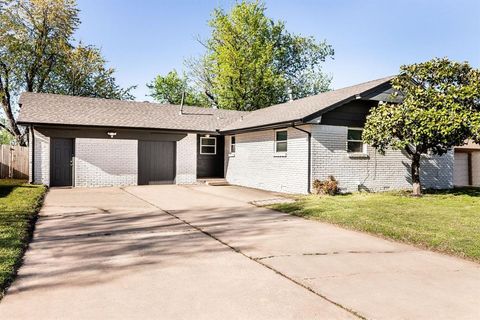 Photo of 617 Queensboro Place, Yukon, OK 73099 (MLS # 1224057)