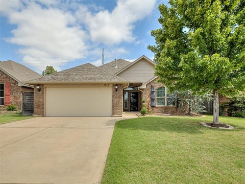 Photo of 9213 NW 77th Street, Yukon, OK 73099 (MLS # 1233756)