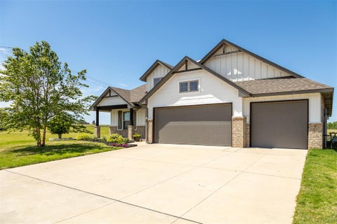 Photo of 704 Side Track Road, Yukon, OK 73099 (MLS # 1249571)
