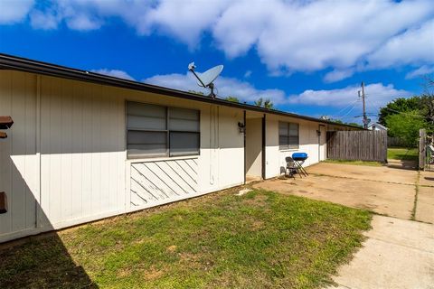 Photo of 2141 SW 48th Street, Oklahoma City, OK 73119 (MLS # 1224584)