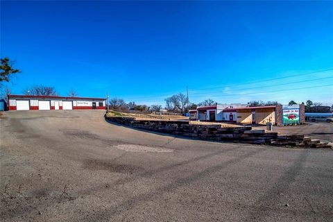 Photo of 1102 E 1st Street, Chandler, OK 74834 (MLS # 1228377)