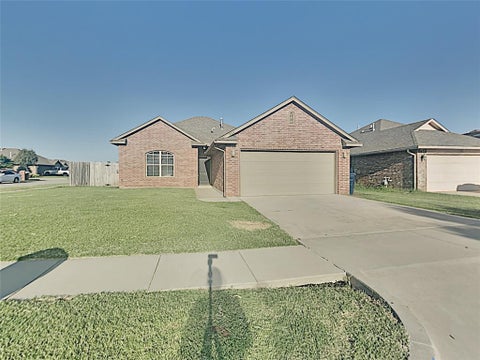 Photo of 3204 Sahoma Trail, Yukon, OK 73099 (MLS # 1252200)