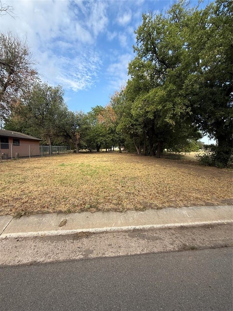 Photo of 811 N Grand Avenue, El Reno, OK 73036 (MLS # 1248838)