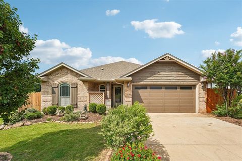 Photo of 4312 Eagle Cliff Drive, Norman, OK 73072 (MLS # 1232676)