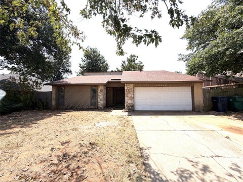 Photo of 10408 NW 40th Street, Yukon, OK 73099 (MLS # 1238686)