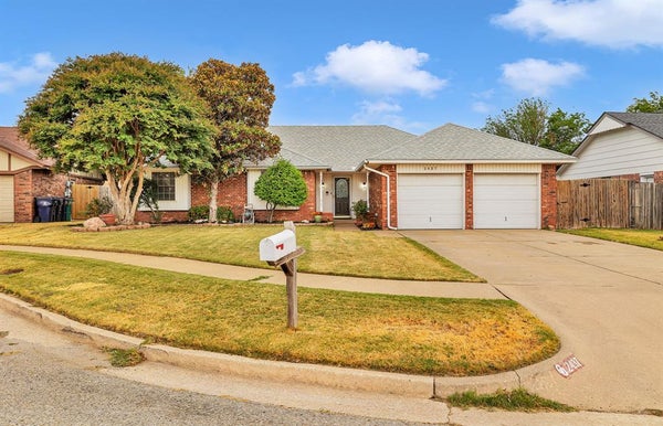 2437 SW 93RD ST, OKLAHOMA CITY, OK 73159 - Image f2f6f8a2f11e5686f1e9d423898bcbec/3583962636