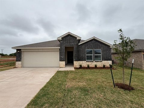 Photo of 2933 Ember Drive, Oklahoma City, OK 73099 (MLS # 1230537)