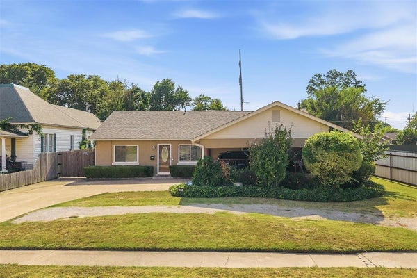221 S WALNUT ST, PAULS VALLEY, OK 73075 - Image f35d320ccb06509ad3be9e35450dee75/2129334040