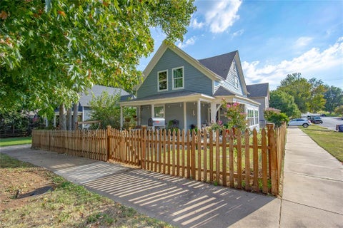 Photo of 502 N Broad Street, Guthrie, OK 73044 (MLS # 1250961)
