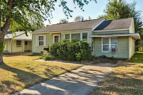 Photo of 520 E Ercoupe Drive, Midwest City, OK 73110 (MLS # 1247724)