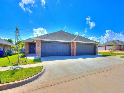Photo of 12925 Willow Villas Drive #B, Yukon, OK 73099 (MLS # 1212313)