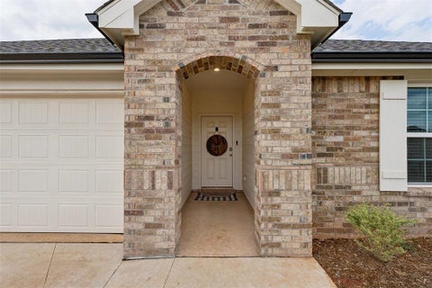 Photo of 9049 NW 149th Street, Yukon, OK 73099 (MLS # 1211191)