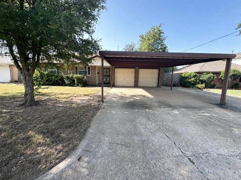 Photo of 208 Cherrywood Drive, Oklahoma City, OK 73160 (MLS # 1245089)
