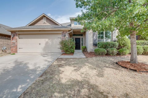 Photo of 2413 SW 139th Street, Oklahoma City, OK 73170 (MLS # 1250554)