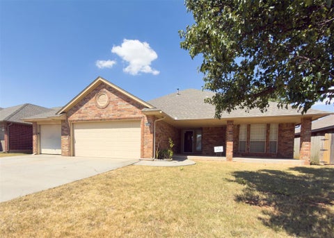 Photo of 1633 SW 32nd Street, Moore, OK 73160 (MLS # 1246453)