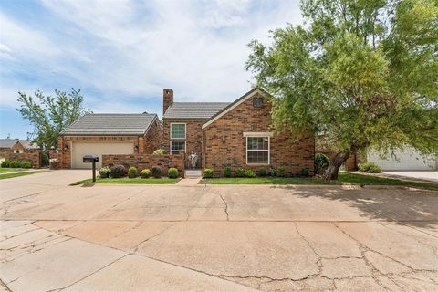 Photo of 11823 Springhollow Road, Oklahoma City, OK 73120 (MLS # 1238502)