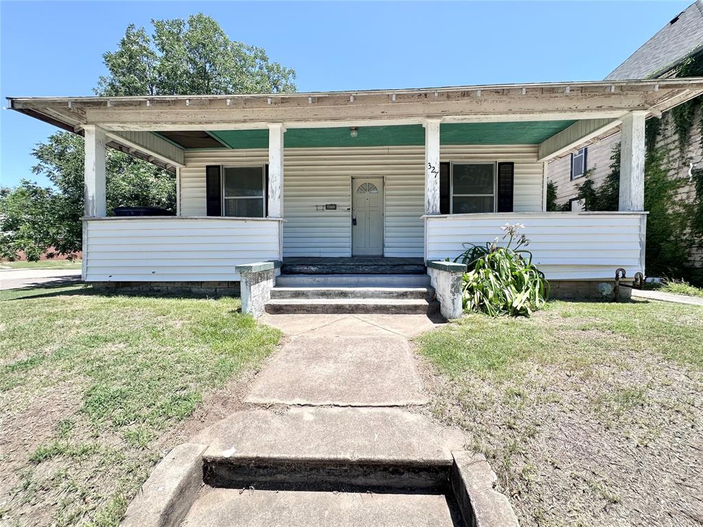 Photo 1 of 34 — 327 N Park Avenue, Shawnee, OK 74801