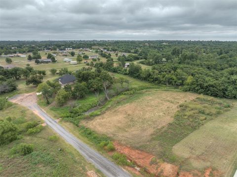Photo of 2335 Dixie Drive, Blanchard, OK 73010 (MLS # 1227353)
