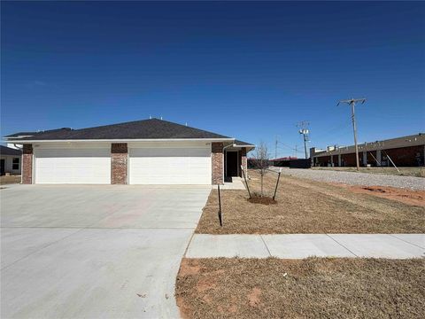Photo of 12213 SW 2nd Street, Yukon, OK 73099 (MLS # 1215203)
