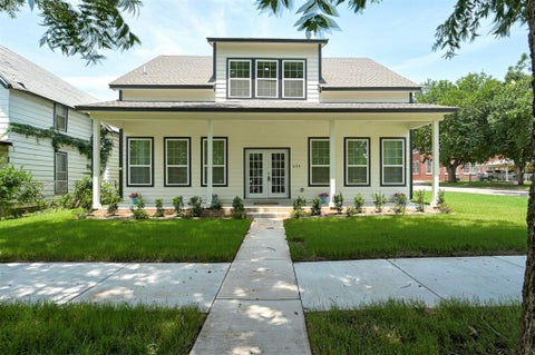 Photo of 624 E Harrison Avenue, Guthrie, OK 73044 (MLS # 1232362)