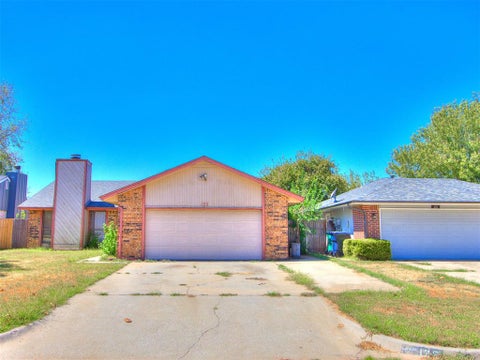 Photo of 125 Marrgate Drive, Yukon, OK 73099 (MLS # 1249045)