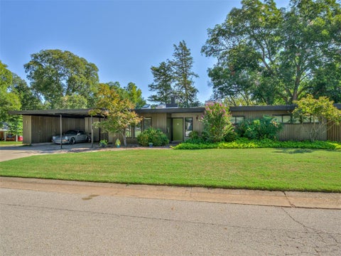 Photo of 801 Carey Drive, Norman, OK 73069 (MLS # 1244601)