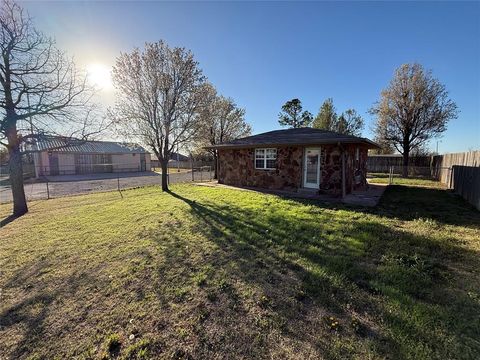 Photo of 612 Edmond Rd NW, Piedmont, OK 73078 (MLS # 1220096)