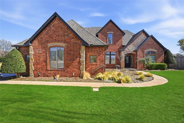 408 MESA VERDE CIR, ALTUS, OK 73521 - Image f820ea6d23990a2d6a0bd63b2d8caad2/2349286759
