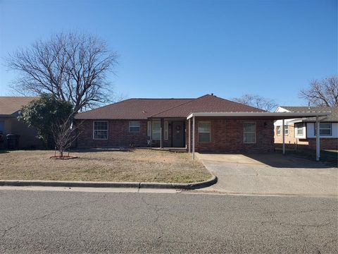 Photo of 1205 S Howard Avenue, Moore, OK 73160 (MLS # 1210632)