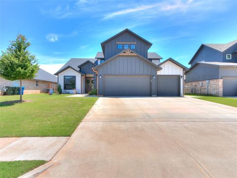 Photo of 2200 Santa Monica Street, Edmond, OK 73034 (MLS # 1229810)