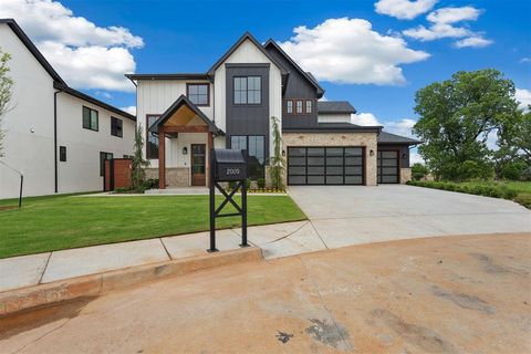 Photo of 2009 Colonial Way, Edmond, OK 73025 (MLS # 1237768)