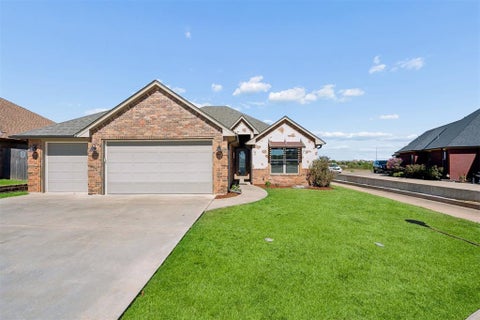Photo of 2186 SW 56th Street, Lawton, OK 73505 (MLS # 1252596)