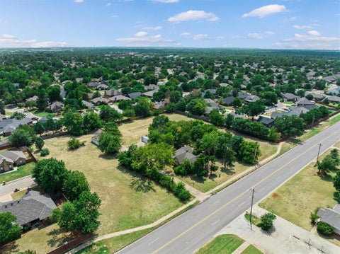 Photo of 1400 W 3rd Street, Edmond, OK 73003 (MLS # 1235781)