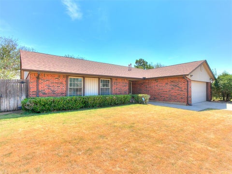 Photo of 1016 S Neptune Road, Edmond, OK 73003 (MLS # 1246873)