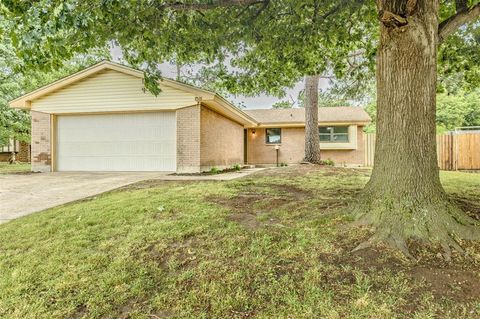 Photo of 7528 S Linn Avenue, Oklahoma City, OK 73159 (MLS # 1230134)