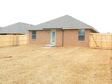 Photo of 206 Saint Charles Way, Midwest City, OK 73130 (MLS # 1235586)