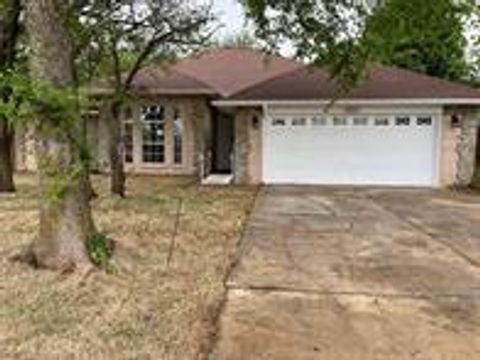 Photo of 2732 SE 90th Street, Moore, OK 73160 (MLS # 1208867)
