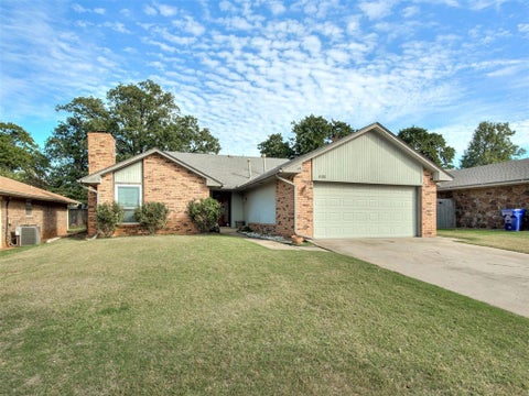 Photo of 408 Cedar Bend, Midwest City, OK 73110 (MLS # 1254834)