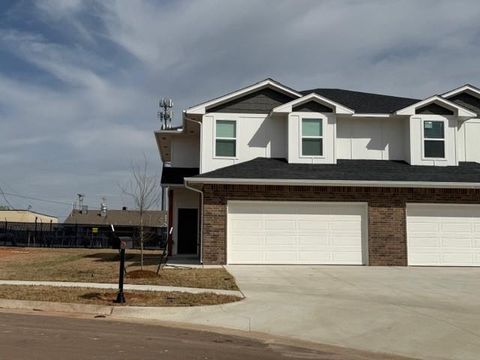Photo of 301 Aaran Way, Yukon, OK 73099 (MLS # 1230439)