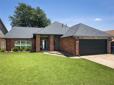 Photo of 520 Greenfield Drive, Yukon, OK 73099 (MLS # 1237303)