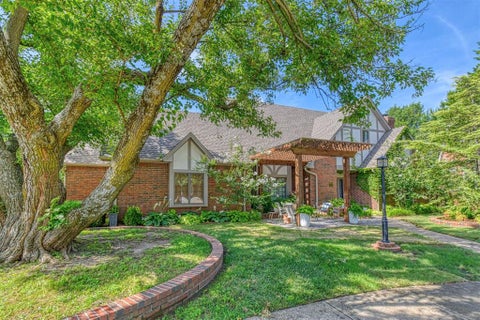 Photo of 3800 Evesham Court, Norman, OK 73072 (MLS # 1230562)
