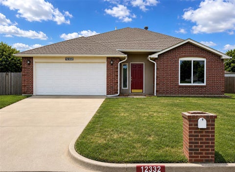 Photo of 12332 SW 12th Street, Yukon, OK 73099 (MLS # 1235598)