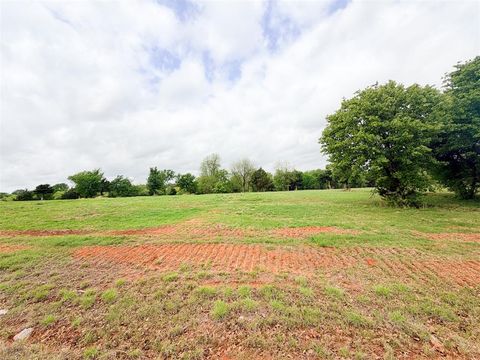 Photo of 30595 Stadium View, Norman, OK 73072 (MLS # 1223978)