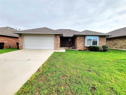 Photo of 621 Apple Tree Lane, Moore, OK 73160 (MLS # 1248618)