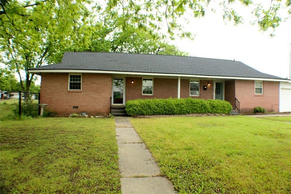 107 S 10TH ST, DAVIS, OK 73030 - Image fb43a4e9289b34b8a6cb27c84db5ee7b/1913274214