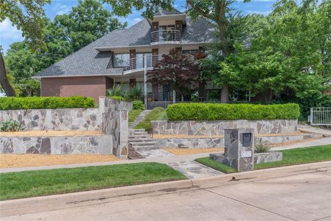 Photo of 2015 Summit Circle, Norman, OK 73072 (MLS # 1231801)
