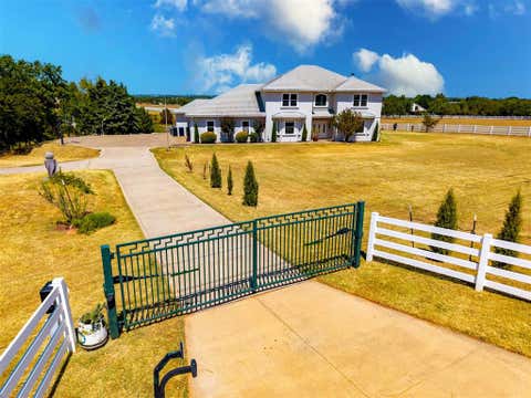 Photo of 1601 E Hefner Road, Oklahoma City, OK 73131 (MLS # 1245621)
