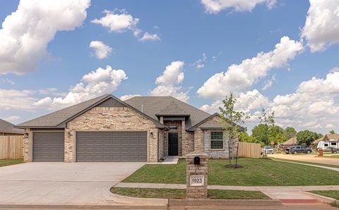 Photo of 1923 W Flintlock Way, Mustang, OK 73064 (MLS # 1198096)